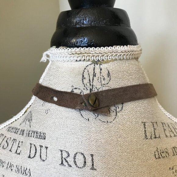 Twine & Twig Medallion Tribal Beaded Necklace Womens Brown Suede Strap Pendant - Picture 10 of 11